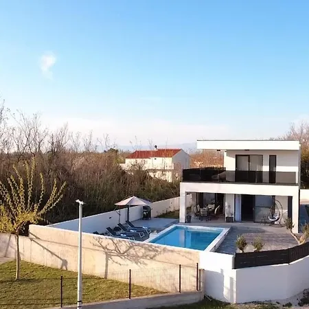 Merci Villa *